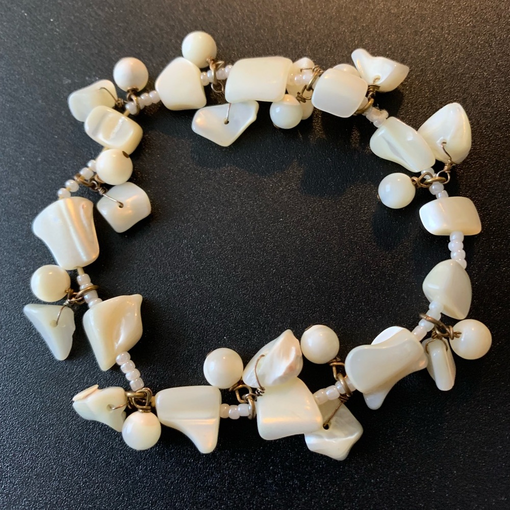 Vintage Japan Opal Pearl Shell Beaded Stretch Bracelet.